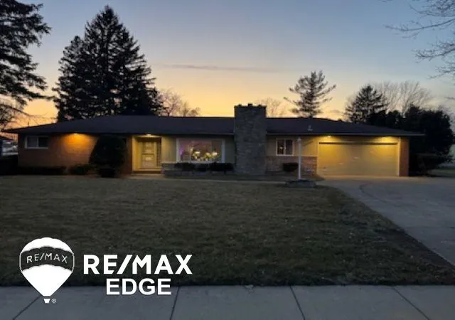 Photo 3 of Single family home for sale at 2809 S Outer Dr, Saginaw, MI 48601 | MLS# 5050209391 | Listing updated on 2026-08-29