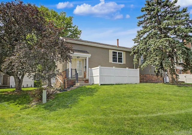 Photo 1 of Condo for sale at 20872 E Glen Hvn Cir #30, Northville, MI 48167 | MLS# 20261039372 | Listing updated on 2026-06-11