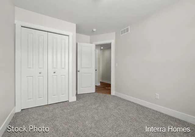 Photo 3 of Condo for sale at 325 Round Hl Rd, Kalamazoo, MI 49009 | MLS# 66026025690 | Listing updated on 2026-09-11