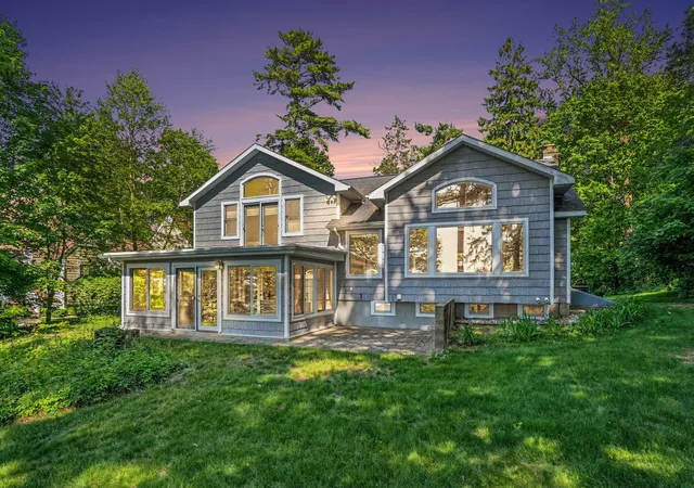 1st image of 76675 11th Ave, South Haven, MI 49090 | MLS# 69026025697