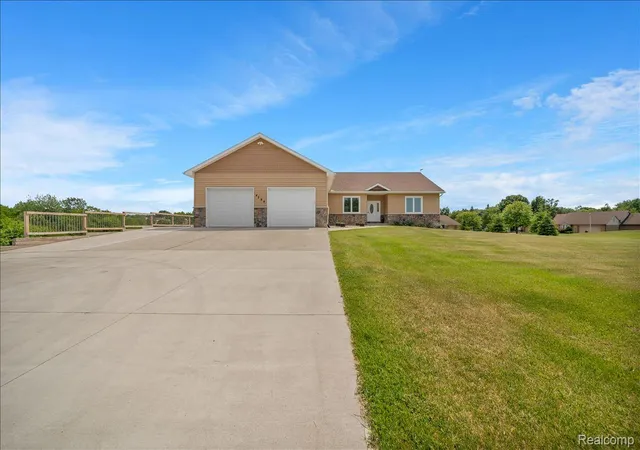 Photo 4 of Single family home for sale at 4266 Mccandlish Rd, Grand Blanc, MI 48439 | MLS# 20261039398 | Listing updated on 2026-07-29