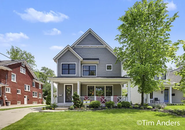 Homes for sale in East Grand Rapids City Kent, MI | 556 Greenwood Ave Se, East Grand Rapids City Kent, MI 49506 | MLS# 65026025700