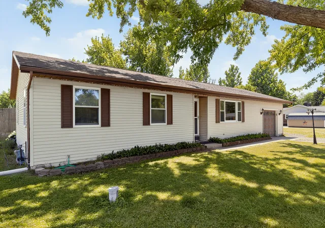 4th image of 61214 Mary Lou Ln, Cassopolis, MI 49031 | MLS# 69026025706