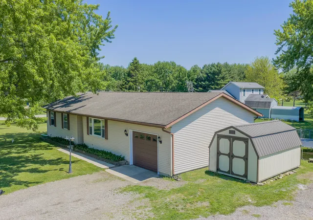 5th image of 61214 Mary Lou Ln, Cassopolis, MI 49031 | MLS# 69026025706