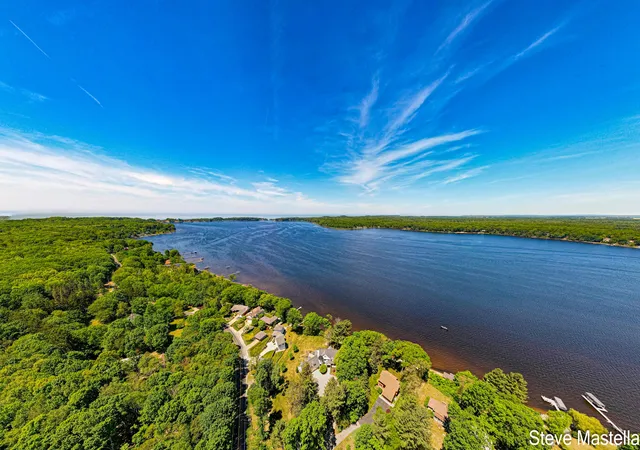 104th image of 5592 S Shore Dr, Whitehall, MI 49461 | MLS# 71026025710