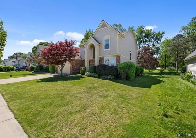 4th image of 8363 Sherwood Dr, Grand Blanc, MI 48439 | MLS# 20261039420