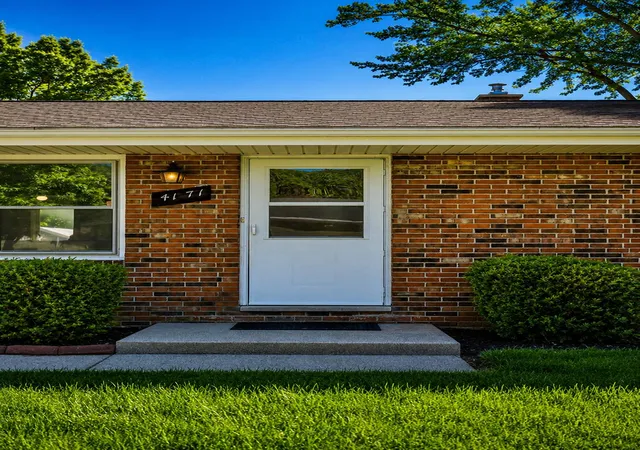 Listing Photo 4 - Condo for sale in building located at 4169 Morton Ln, Stevensville, MI 49127