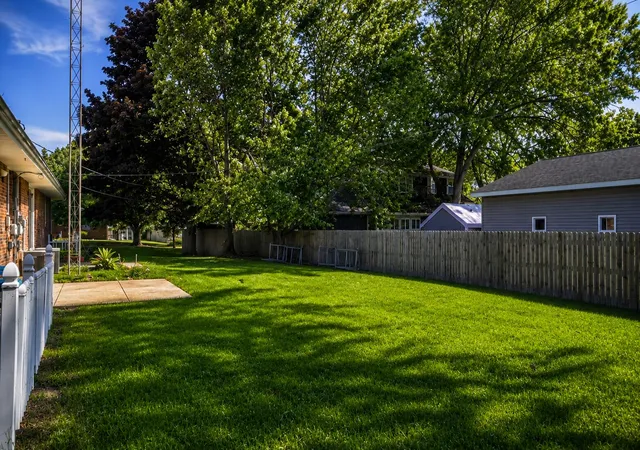 Listing Photo 5 - Condo for sale in building located at 4169 Morton Ln, Stevensville, MI 49127