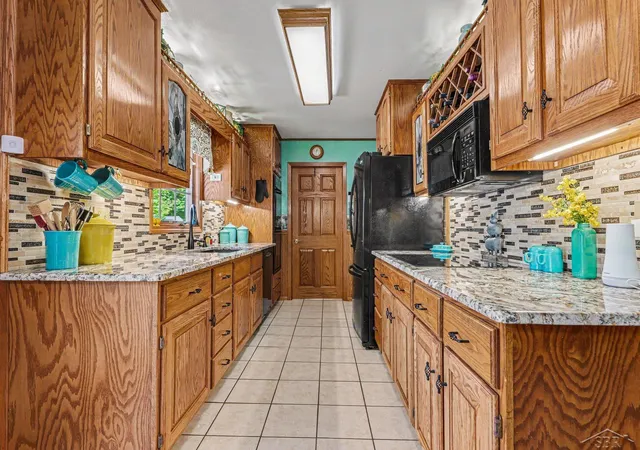 Photo 3 of Single family home for sale at 4400 Beckett Pl, Saginaw, MI 48603 | MLS# 61050209437 | Listing updated on 2026-06-03