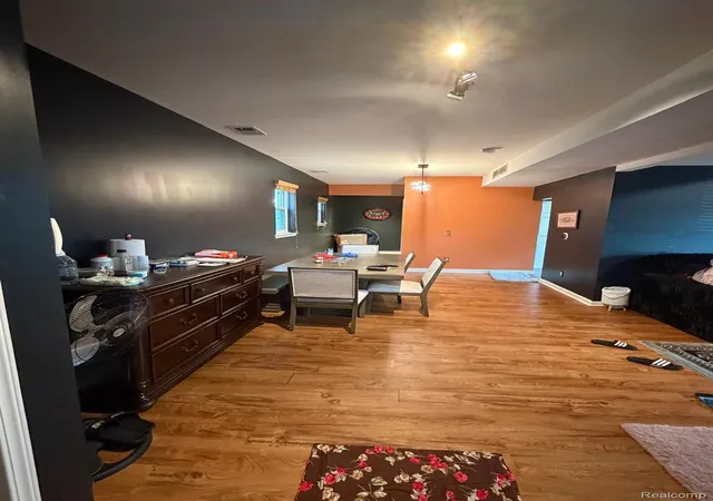 3rd image of 3304 Comstock St, Hamtramck, MI 48212 | MLS# 20261039438