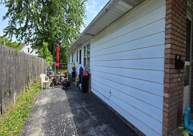 3rd image of 612 Wayne St, Saginaw, MI 48602 | MLS# 61050209449