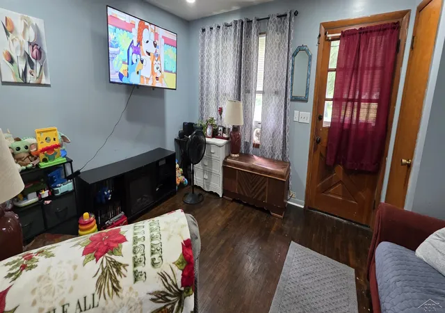 5th image of 612 Wayne St, Saginaw, MI 48602 | MLS# 61050209449
