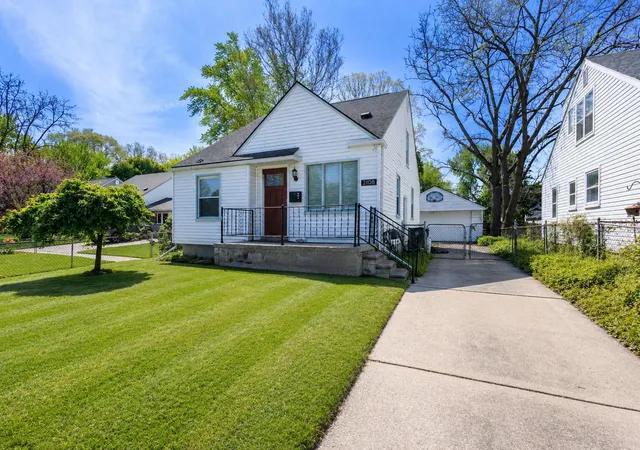 Photo 1 of Single family home for sale at 2108 E 4th Street, Royal Oak, MI 48067 | MLS# 81026025755 | Listing updated on 2026-05-29