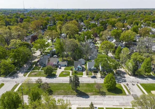 Photo 2 of Single family home for sale at 2108 E 4th Street, Royal Oak, MI 48067 | MLS# 81026025755 | Listing updated on 2026-05-29