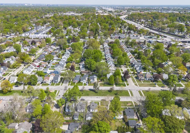 Photo 3 of Single family home for sale at 2108 E 4th Street, Royal Oak, MI 48067 | MLS# 81026025755 | Listing updated on 2026-05-29