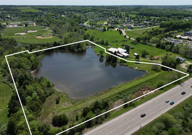 2nd image of 780 E Hammond Pl E, Traverse City City Grand Traverse, MI 49684 | MLS# 78080068973