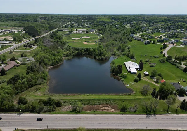 4th image of 780 E Hammond Pl E, Traverse City City Grand Traverse, MI 49684 | MLS# 78080068973