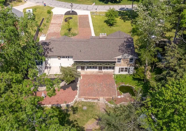4th image of 3311 Dorais Dr NE, Grand Rapids, MI 49525 | MLS# 65026025772