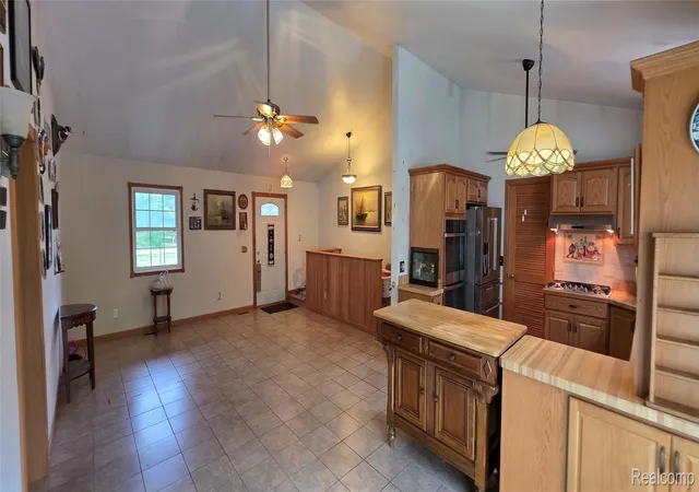 Homes for sale in Woodstock Township Lenawee, MI | 14062 Sanford Rd, Woodstock Township Lenawee, MI 49220 | MLS# 20261039472