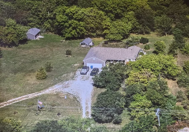 Homes for sale in Woodstock Township Lenawee, MI | 14062 Sanford Rd, Woodstock Township Lenawee, MI 49220 | MLS# 20261039472