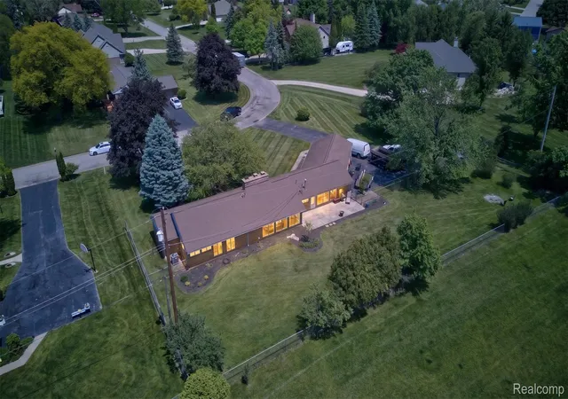 Homes for sale in Grand Blanc Charter Township Genesee, MI | 7174 Meadowvue Dr, Grand Blanc Charter Township Genesee, MI 48439 | MLS# 20261039478