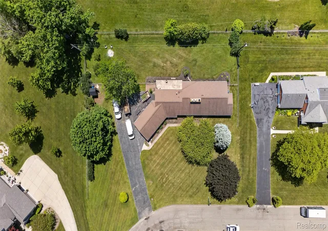 Homes for sale in Grand Blanc Charter Township Genesee, MI | 7174 Meadowvue Dr, Grand Blanc Charter Township Genesee, MI 48439 | MLS# 20261039478