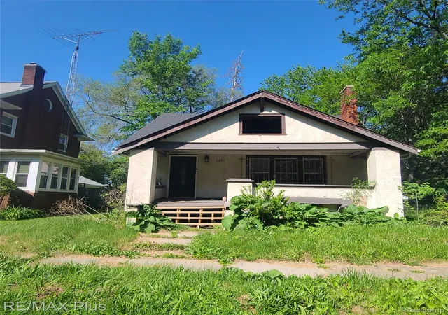 Photo 1 of Single family home for sale at 1321 Kearsley Park Blvd, Flint, MI 48506 | MLS# 20261039481 | Listing updated on 2026-06-18