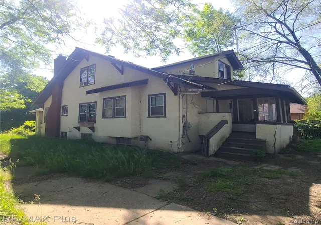 Photo 4 of Single family home for sale at 1321 Kearsley Park Blvd, Flint, MI 48506 | MLS# 20261039481 | Listing updated on 2026-06-18
