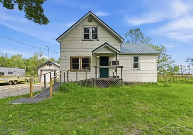 Photo 1 of Sale Pending at 412 W Almeda Beach Rd, Pinconning, MI 48650 | MLS# 61050209468 | Listing updated on 2026-06-01