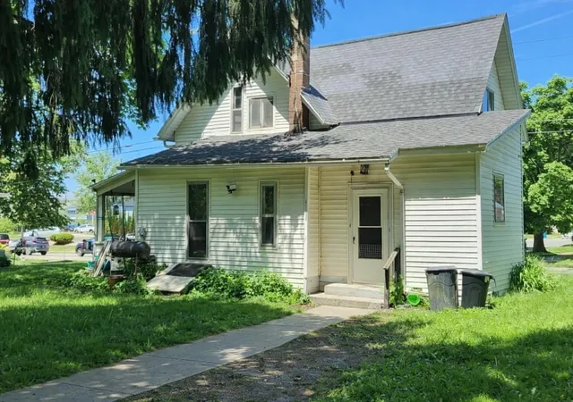 Photo 3 of Single family home for sale at 411 E Ganson St, Jackson, MI 49201 | MLS# 55026025813 | Listing updated on 2026-06-16