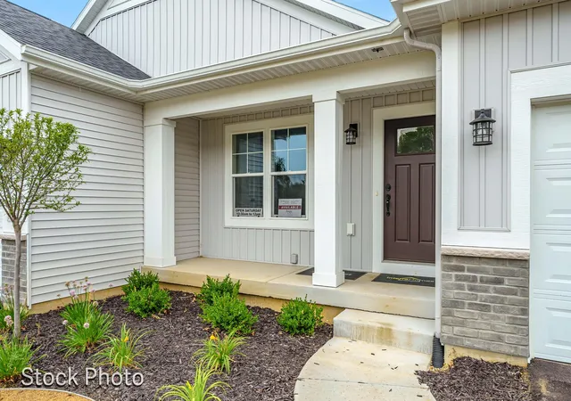 Photo 2 of Condo for sale at 327 Round Hl Rd, Kalamazoo, MI 49009 | MLS# 66026025791 | Listing updated on 2026-09-02