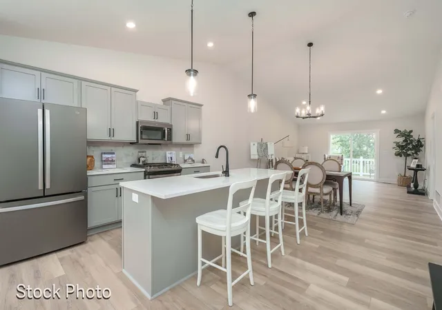 Photo 3 of Condo for sale at 327 Round Hl Rd, Kalamazoo, MI 49009 | MLS# 66026025791 | Listing updated on 2026-09-02