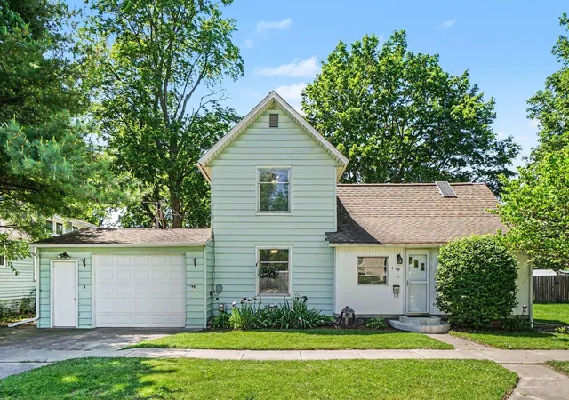 1st image of 139 N Kalamazoo Ave, Vicksburg, MI 49097 | MLS# 66026025819