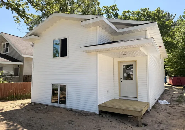 1st image of 723 Amity Ave, Muskegon, MI 49442 | MLS# 71026025823
