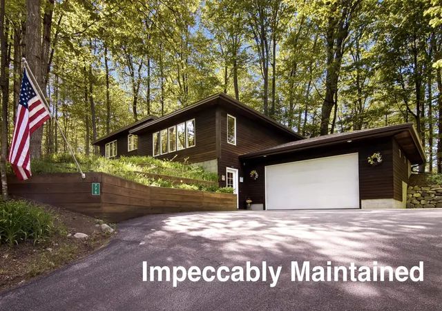 Photo 3 of Single family home for sale at 776 W Blackberry Ln, Suttons Bay, MI 49682 | MLS# 78080068984 | Listing updated on 2026-06-11