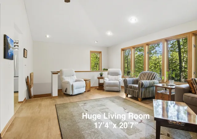 Photo 4 of Single family home for sale at 776 W Blackberry Ln, Suttons Bay, MI 49682 | MLS# 78080068984 | Listing updated on 2026-06-11