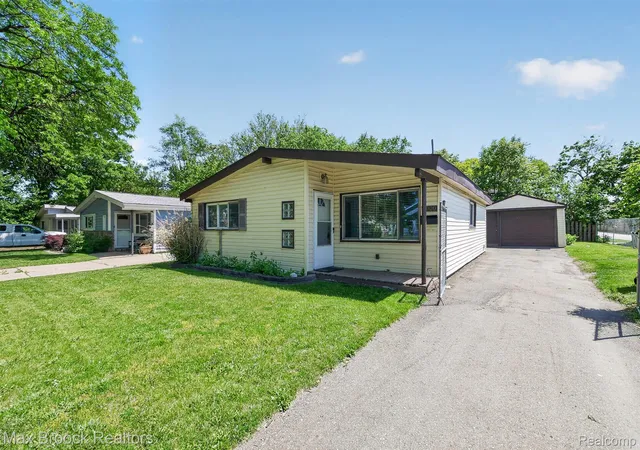 Homes for sale in Hazel Park City Oakland, MI | 1000 E Madge Ave, Hazel Park City Oakland, MI 48030 | MLS# 20261039532
