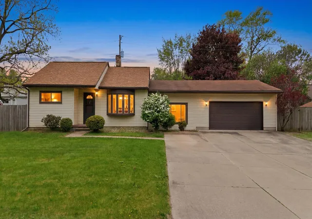 Homes for sale in Monroe City Monroe, MI | 3350 Pearl Dr, Monroe City Monroe, MI 48162 | MLS# 81026025850