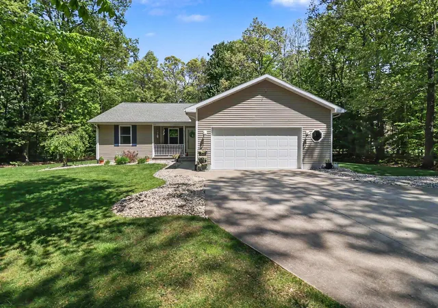 2nd image of 6544 W Forest Edge Dr, Ludington, MI 49431 | MLS# 67026025852