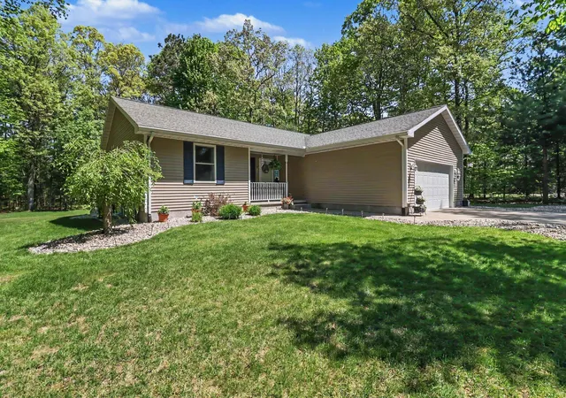 Photo 3 of Single family home for sale at 6544 W Forest Edge Dr, Ludington, MI 49431 | MLS# 67026025852 | Listing updated on 2026-06-20