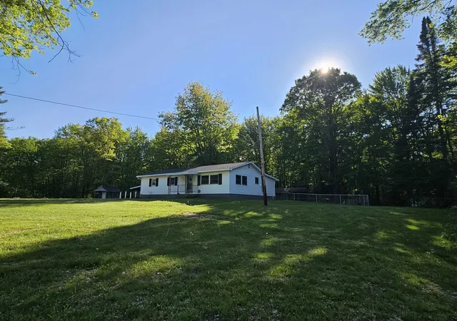 Homes for sale in Lake City, MI | 4774 S Lachance Rd, Lake City, MI 49651 | MLS# 78080068987