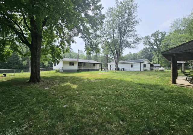 Photo 4 of Single family home for sale at 4774 S Lachance Rd, Lake City, MI 49651 | MLS# 78080068987 | Listing updated on 2026-09-01