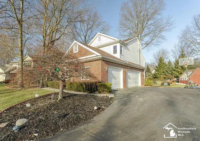 1st image of 6820 Stonegate Dr, Temperance, MI 48182 | MLS# 57050209500