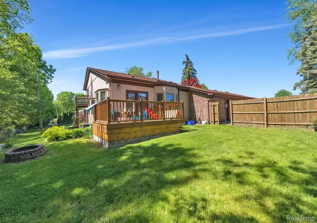 Homes for sale in Clinton Charter Township Macomb, MI | 18823 Millar Rd, Clinton Charter Township Macomb, MI 48036 | MLS# 20261039545