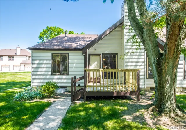 3rd image of 2925 Staten Ave #6, Lansing, MI 48910 | MLS# 20261039553