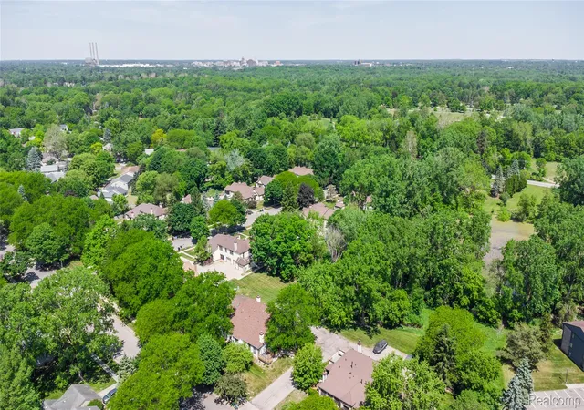 2nd image of 2925 Staten Ave, Lansing, MI 48910