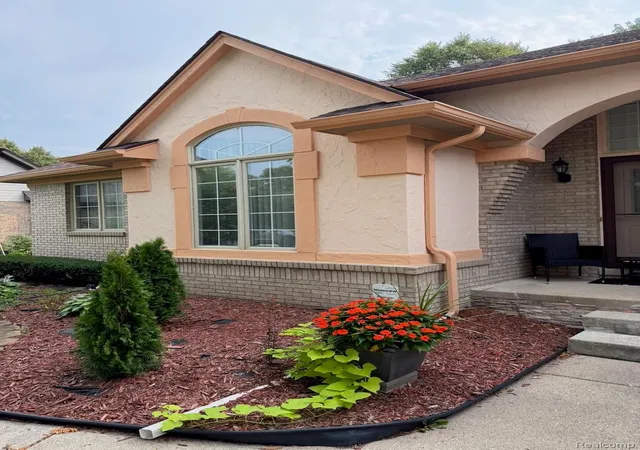 Photo 4 of Single family home for sale at 48280 Elmwood Dr, Shelby Township, MI 48315 | MLS# 20261039554 | Listing updated on 2026-09-27