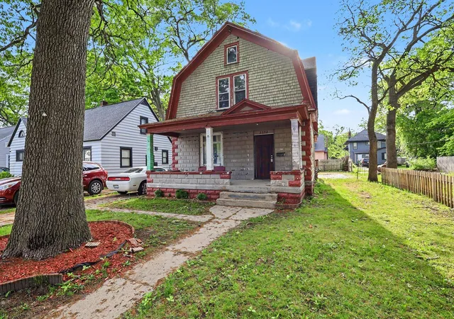 Homes for sale in Muskegon, MI | 2332 Sanford St, Muskegon, MI 49444 | MLS# 71026025863