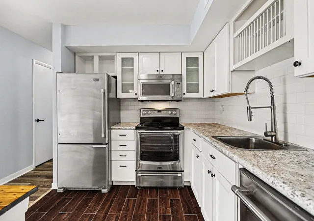Homes for sale in Kalamazoo City Kalamazoo, MI | 734 W Kilgore Rd #303, Kalamazoo City Kalamazoo, MI 49008 | MLS# 66026025868