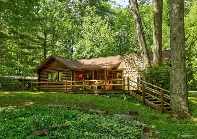 2nd image of 3814 S Towerline Rd, Bridgeport, MI 48722 | MLS# 20261039561